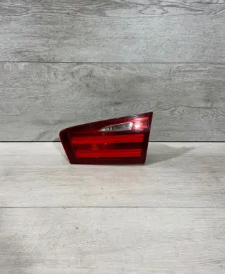 Tailgate rear/tail lights