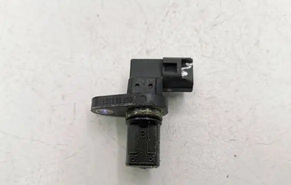 Mazda CX-7 Camshaft position sensor L3K918230