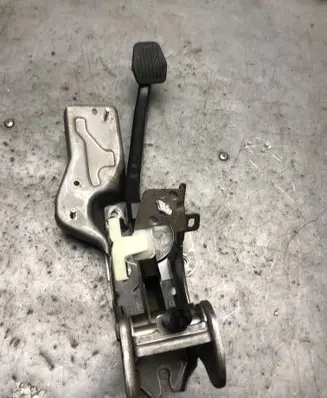 Ford Focus Brake pedal LX6C2D094JC 18855M03