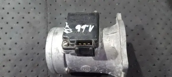 Audi A4 S4 B5 8D Mass air flow meter 037906461b afh60-10a