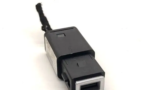 Opel Mokka B USB socket connector 9824334377