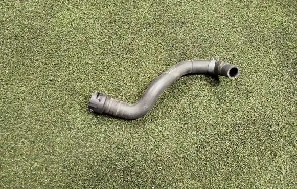 Volkswagen Transporter - Caravelle T5 Engine coolant pipe/hose 7E0121073L