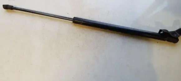 Toyota Corolla E120 E130 Tailgate/trunk strut/damper 6896002031 68960-02031