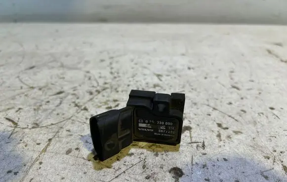 Volvo V70 Air pressure sensor 0261230090 8677288 0402172DD6