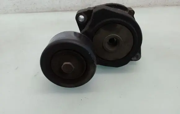 Honda CR-V Generator/alternator belt tensioner