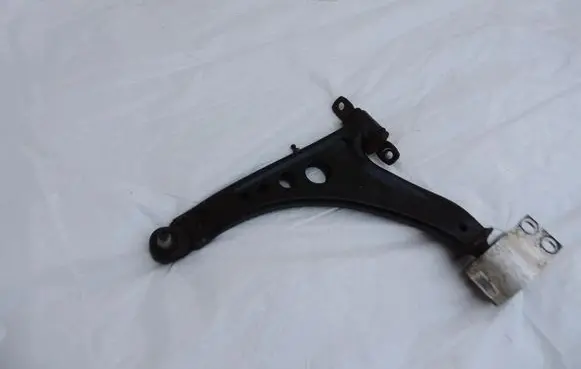 Opel Insignia B Front control arm 84198832