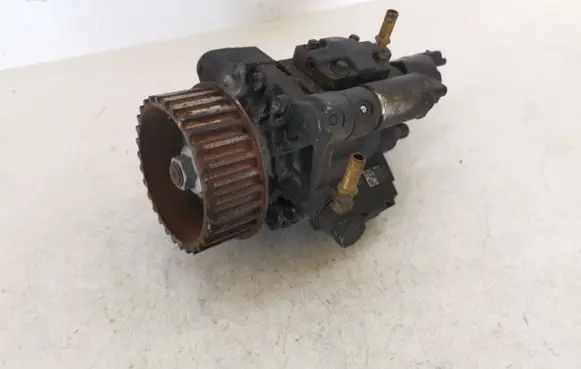 Renault Scenic II - Grand scenic II Fuel injection high pressure pump 8200430599 A2C20000754