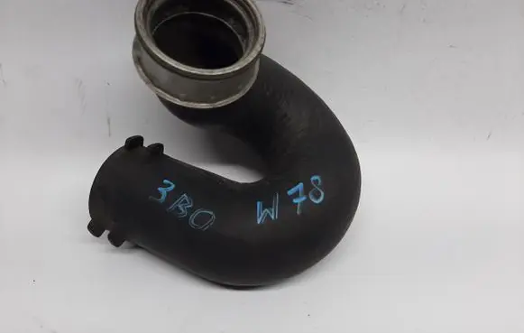 Volkswagen PASSAT B5 Intercooler hose/pipe 