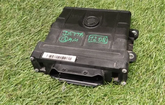 Volkswagen Jetta VI Gearbox control unit/module 09G927750LE