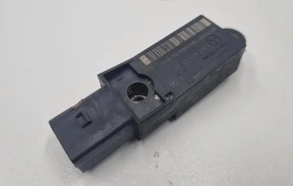 Mercedes-Benz E W211 Airbag deployment crash/impact sensor A0028202726 0028202726
