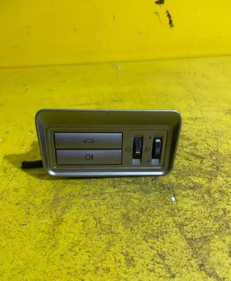 Jaguar XF X250 Tailgate/trunk/boot open switch 