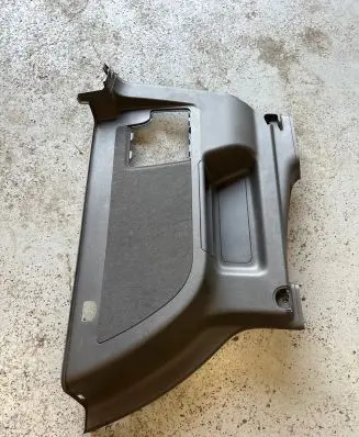 Volkswagen Touran II Trunk/boot lower side trim panel 1T0867035AB 1T0867035AC