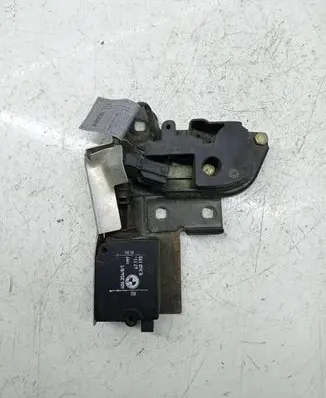 BMW 5 E39 Tailgate window lock/catch/latch 8360193