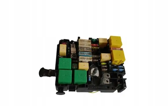 Peugeot 208 Fuse module SKRZYNKA9804848480