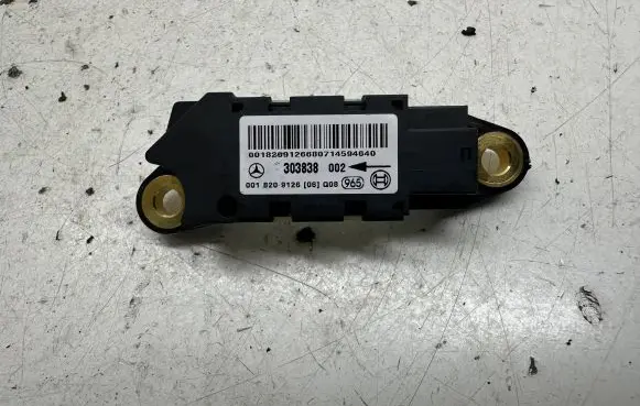 Mercedes-Benz E W211 Airbag deployment crash/impact sensor 0018209126