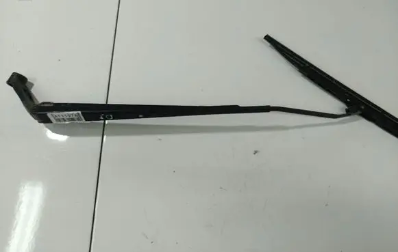 Toyota Avensis T250 Front wiper blade arm 