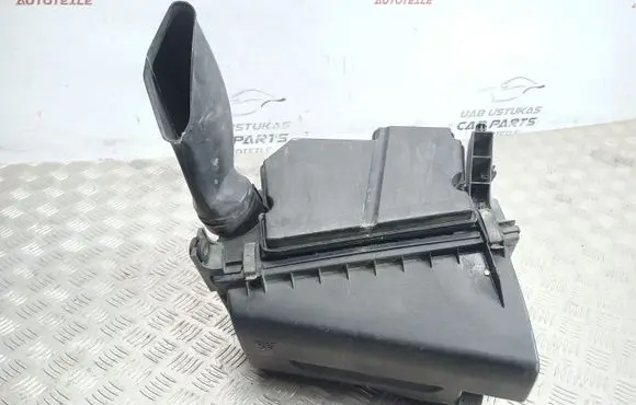 Mitsubishi Carisma Air filter box 30855927