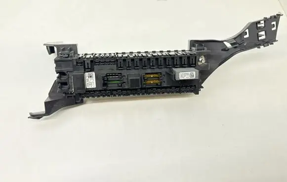 Mercedes-Benz ML W166 Fuse module A1665401750