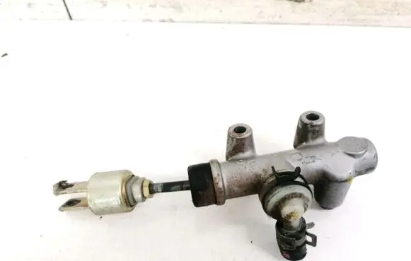 Toyota Avensis T250 Clutch master cylinder