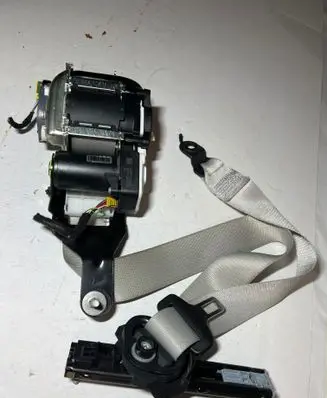 Mercedes-Benz CLS C218 X218 Front seatbelt 621933200E 02730164668