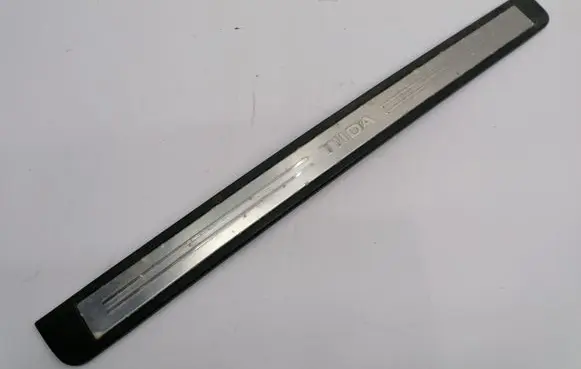 Nissan Tiida C11 Front sill trim cover 769B0EM00A