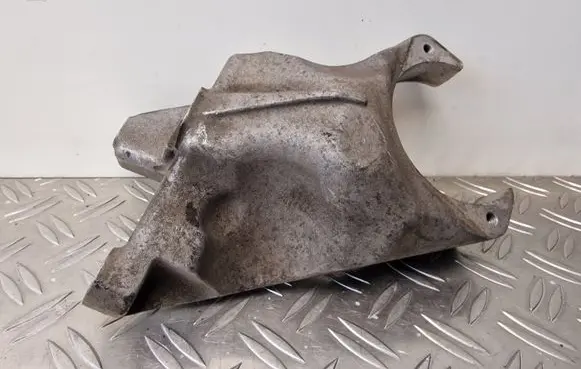 Audi A8 S8 D3 4E Engine mounting bracket 4E0199370T