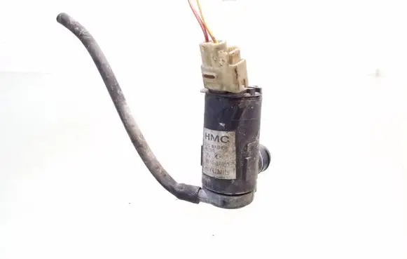 Hyundai Trajet Windscreen/windshield washer pump 985103A000