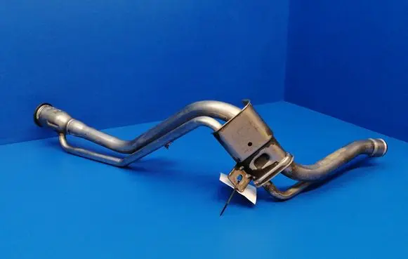 Volvo S40 Fuel tank filler neck pipe 