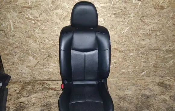 Infiniti Q70 Y51 Front driver seat 