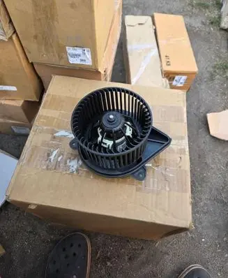 Opel Vivaro Heater fan/blower 93161216