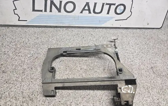 BMW 7 E38 Rear door exterior handle/bracket 51228245346