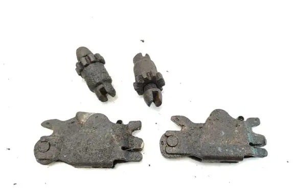 Handbrake/parking brake lever assembly