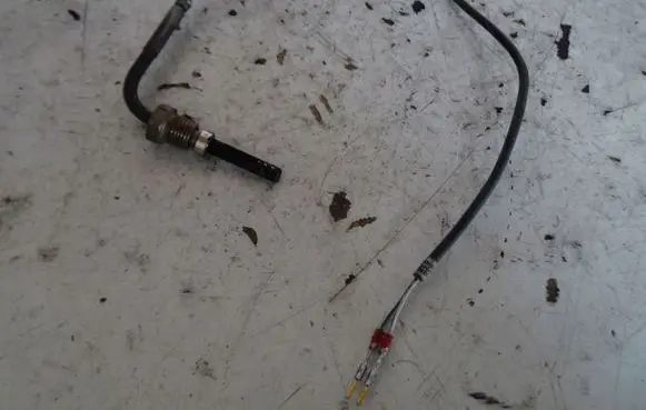 Volkswagen Eos Exhaust gas temperature sensor 03G906088K