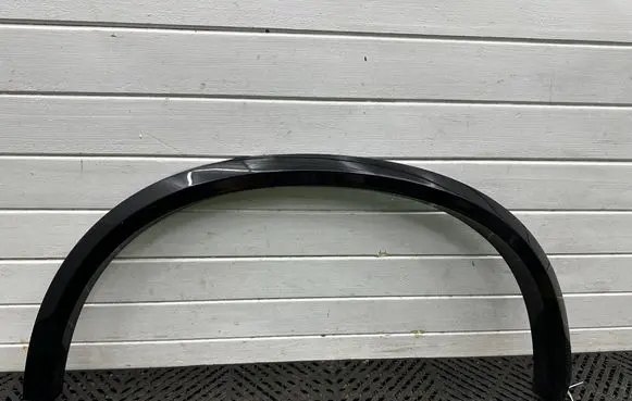BMW X5M G05 F95 Front arch trim 8075229