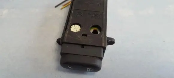 Renault Megane I Central locking switch button 7700430215