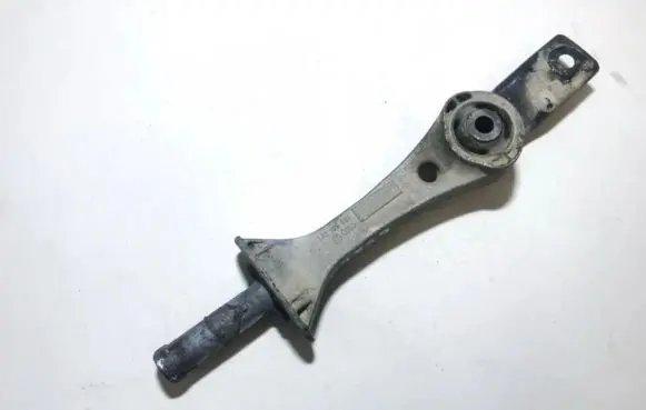 Engine mount bracket