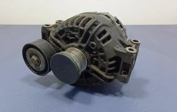 BMW X3 E83 Generator/alternator 7532966