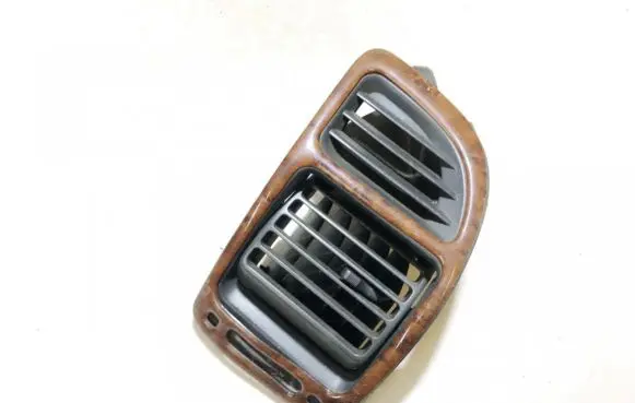 Mitsubishi Galant Dash center air vent grill