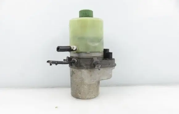 Skoda Fabia Mk1 (6Y) Power steering pump 