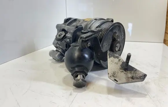 BMW 7 E65 E66 Power steering pump LH2110391