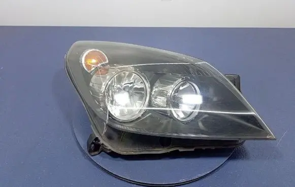 Opel Astra H Headlight/headlamp 1EG270370