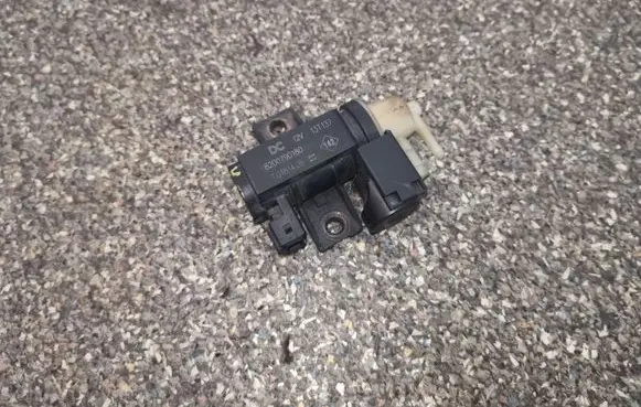 Nissan Qashqai+2 Turbo solenoid valve 8200790180