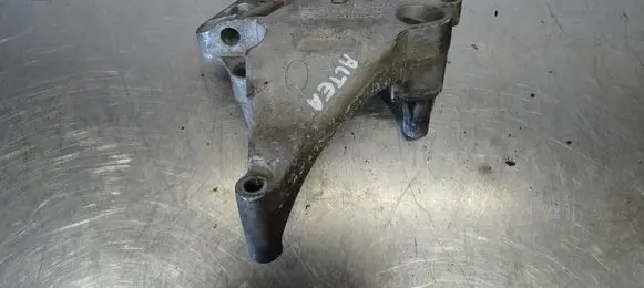 Seat Altea XL Engine mounting bracket 06F199207Q