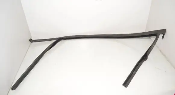 BMW X1 U11 Rubber seal front coupe door 9451539 51339451539