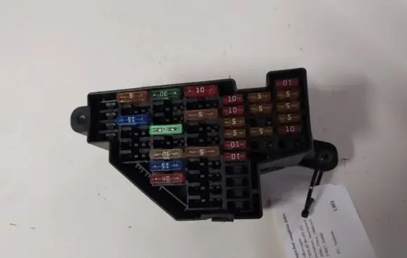 Volkswagen PASSAT B6 Fuse module 19559896 07020603274