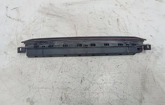 Volkswagen PASSAT B5 Third/center stoplight 3B9945097A