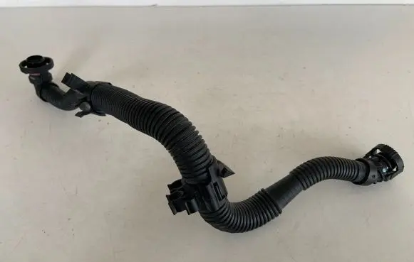 Audi Q5 SQ5 Breather hose/pipe 06N103213