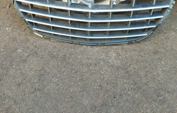 Chrysler Pacifica Front bumper upper radiator grill 04857626AA 15740ASM