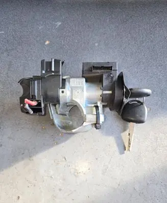 Opel Vectra B Ignition lock 90457846 90506060