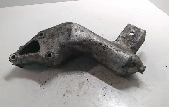 Peugeot 206 Engine mounting bracket 9634999680